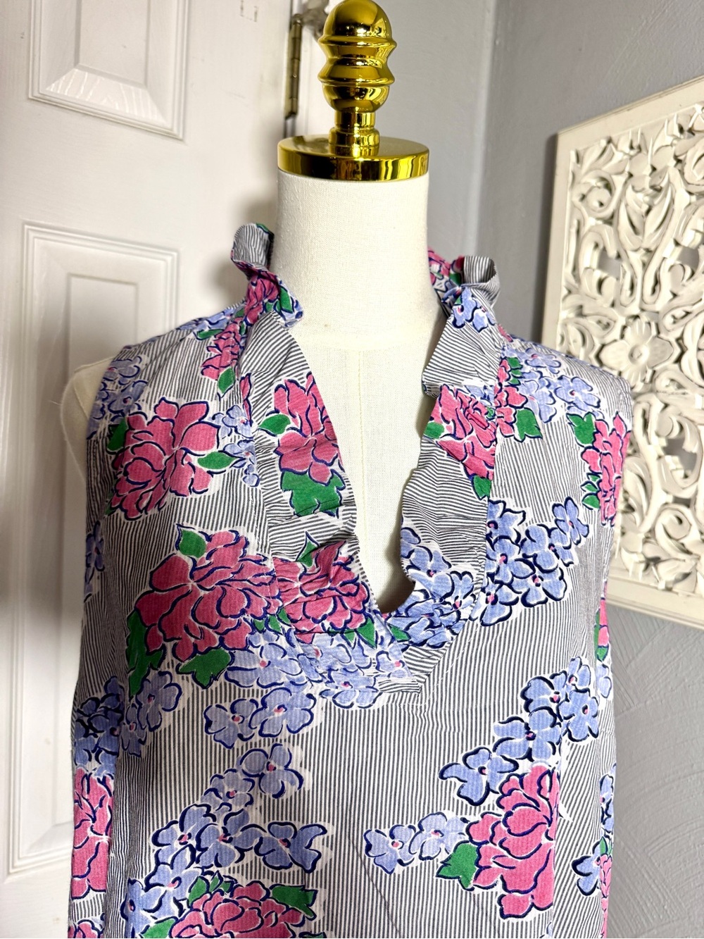 NWT Crown & Ivy Floral Sleeveless Top XXL NWT Ruffle Collar Summer Chic